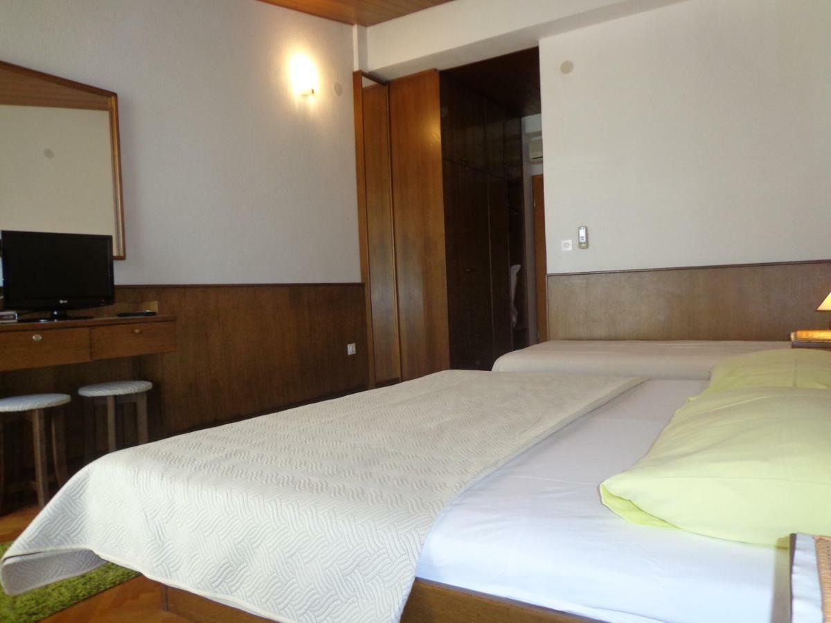 Guesthouse Matko Брела Экстерьер фото